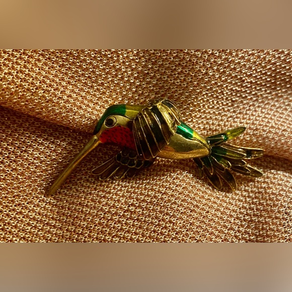 Vintage enamel painted Hummingbirds lapel pin - Picture 1 of 5